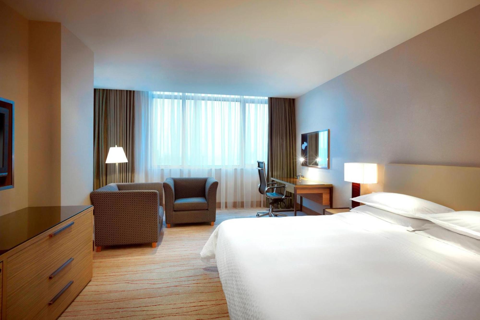 โฟร์ พอยต์ บาย เชอราตัน เซี่ยงไฮ้ ต้าหนิง Hotel ภายนอก รูปภาพ
