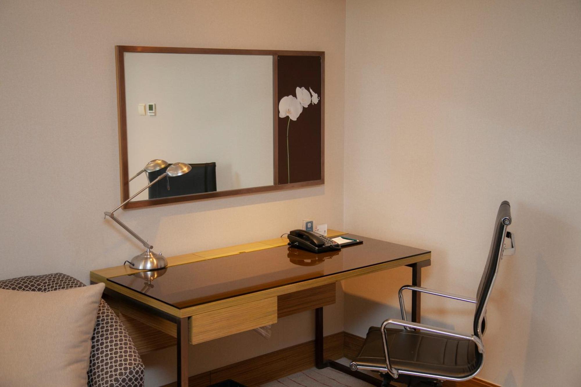 โฟร์ พอยต์ บาย เชอราตัน เซี่ยงไฮ้ ต้าหนิง Hotel ภายนอก รูปภาพ