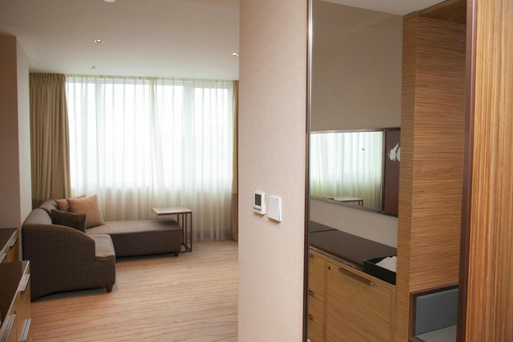 โฟร์ พอยต์ บาย เชอราตัน เซี่ยงไฮ้ ต้าหนิง Hotel ภายนอก รูปภาพ