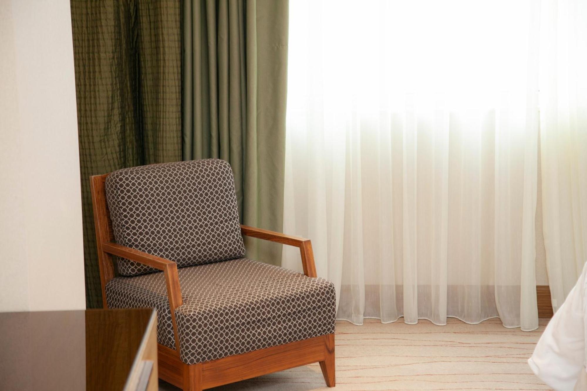 โฟร์ พอยต์ บาย เชอราตัน เซี่ยงไฮ้ ต้าหนิง Hotel ภายนอก รูปภาพ