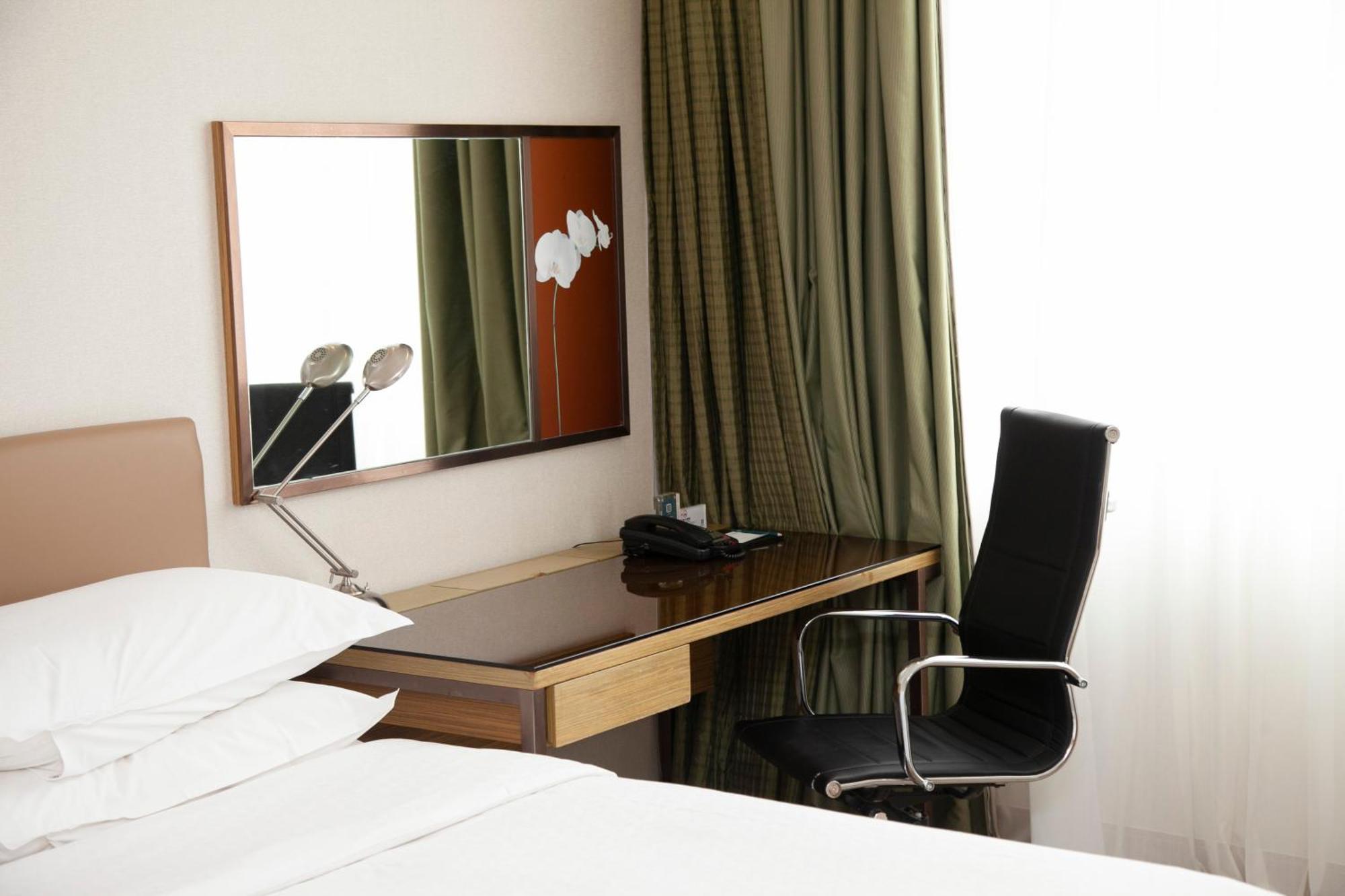 โฟร์ พอยต์ บาย เชอราตัน เซี่ยงไฮ้ ต้าหนิง Hotel ภายนอก รูปภาพ